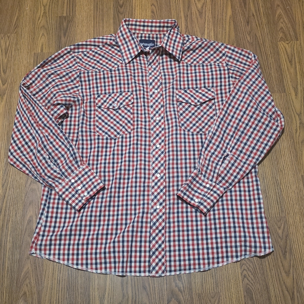 Wrangler Men’s Red White and Blue Plaid Western Shirt